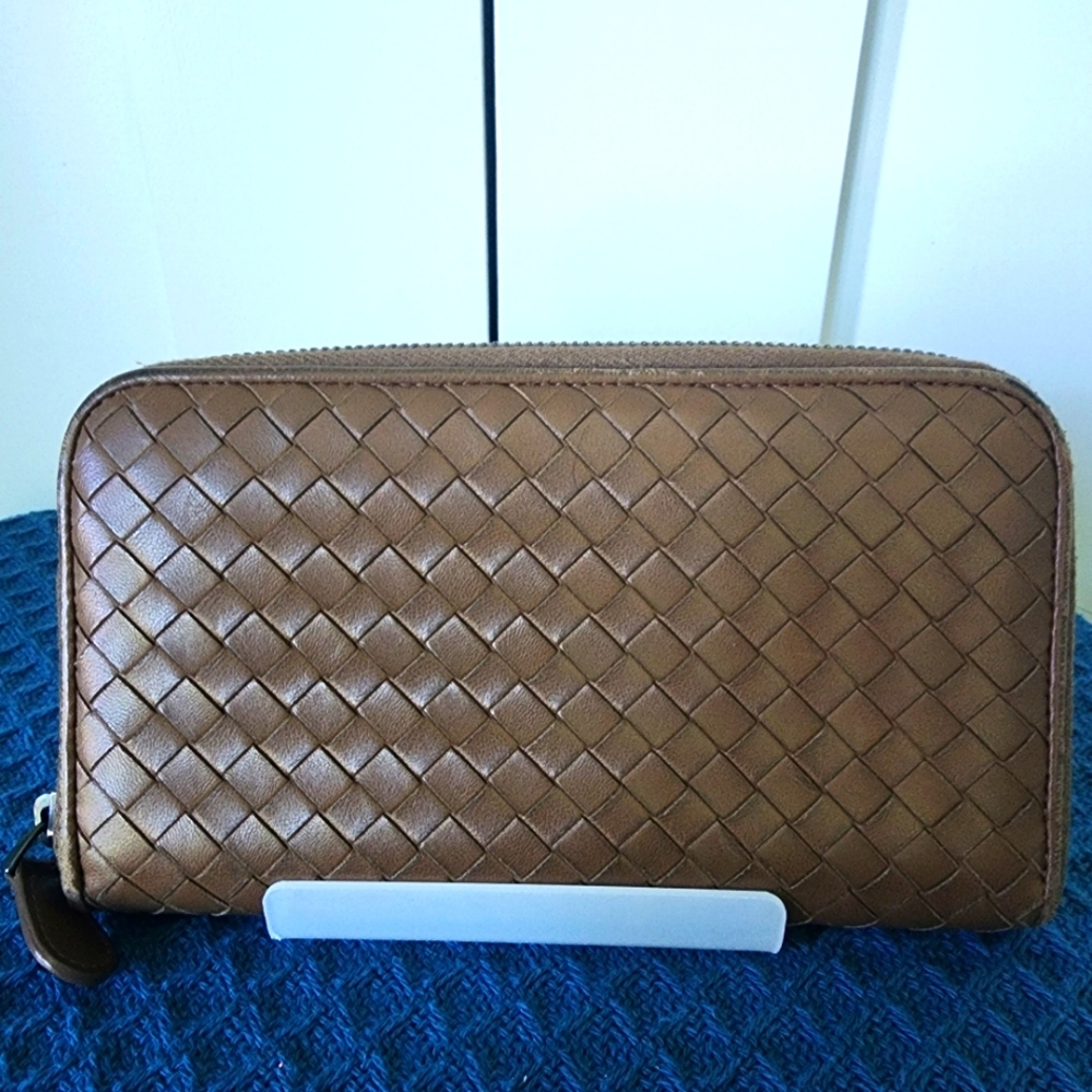 Bottega Veneta EUC Brown Leather Wallet